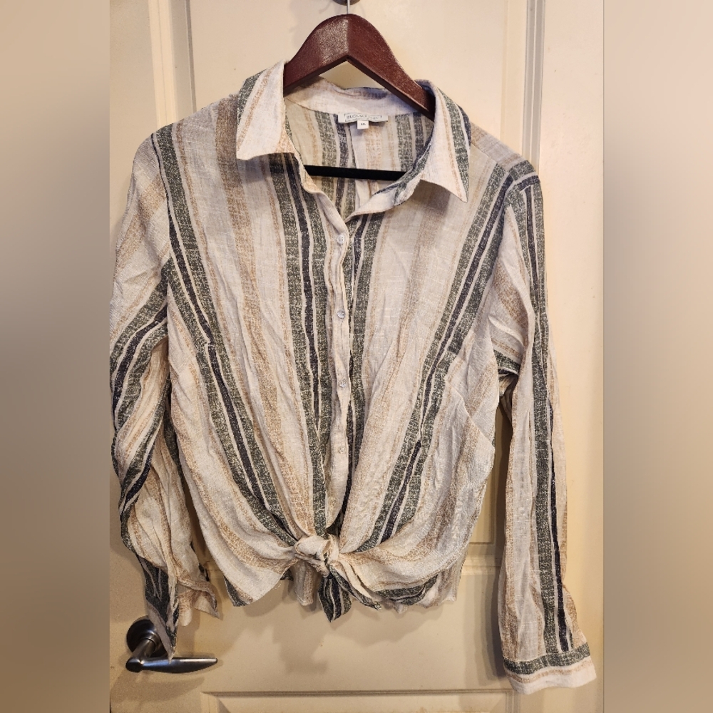 Blousology tie front top